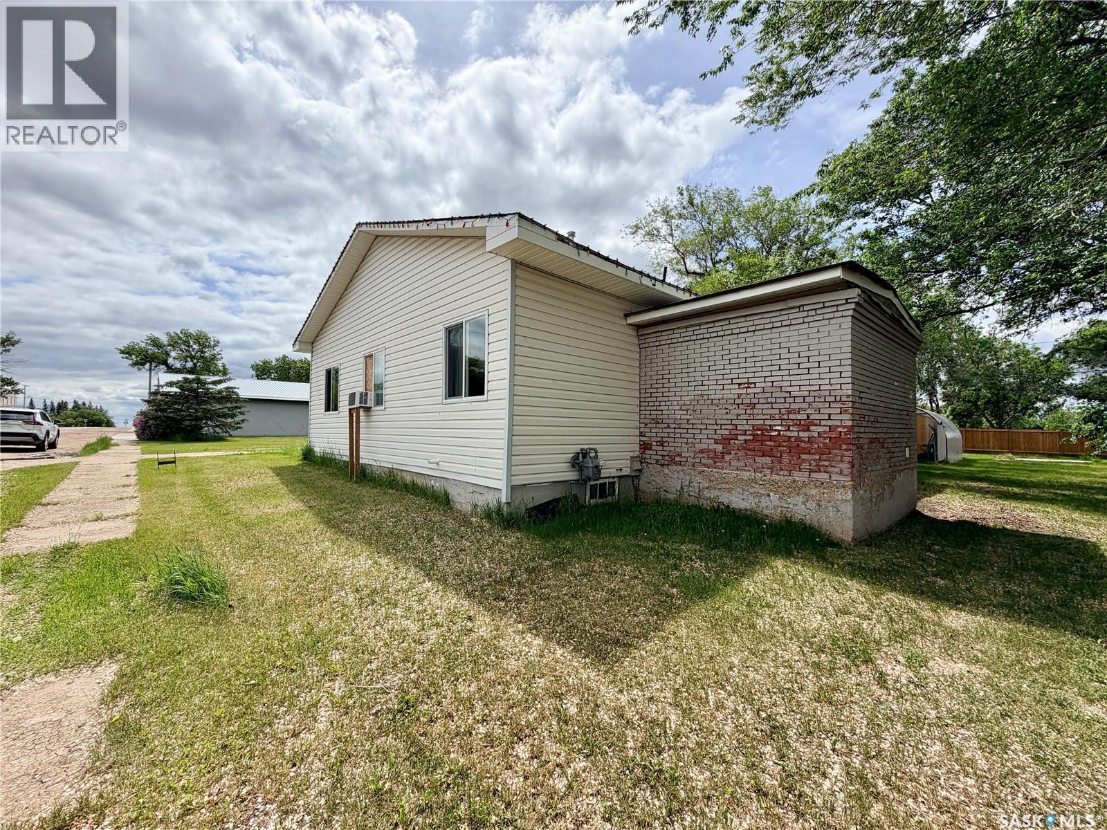 213 Main Street, Maymont, Saskatchewan S0M 1T0 - Photo 35 - SK044315