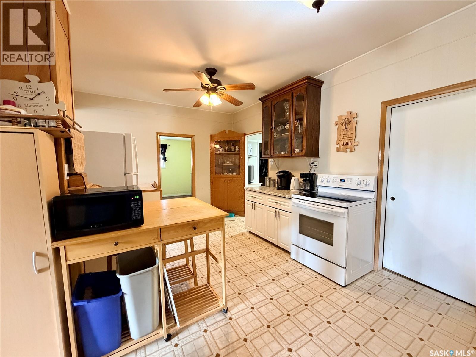 213 Main Street, Maymont, Saskatchewan S0M 1T0 - Photo 8 - SK044315