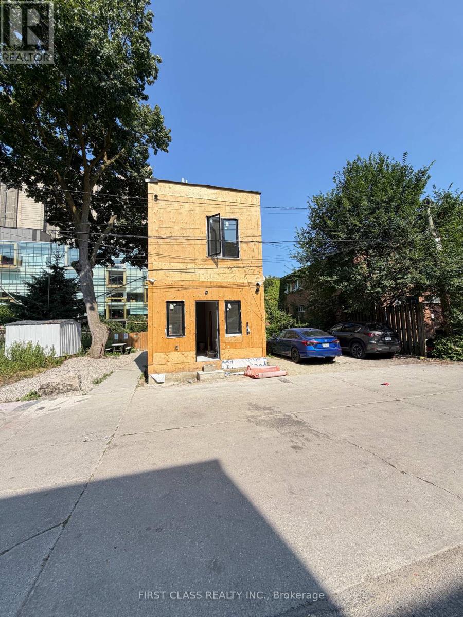 356 HURON STREET, Toronto, Ontario
