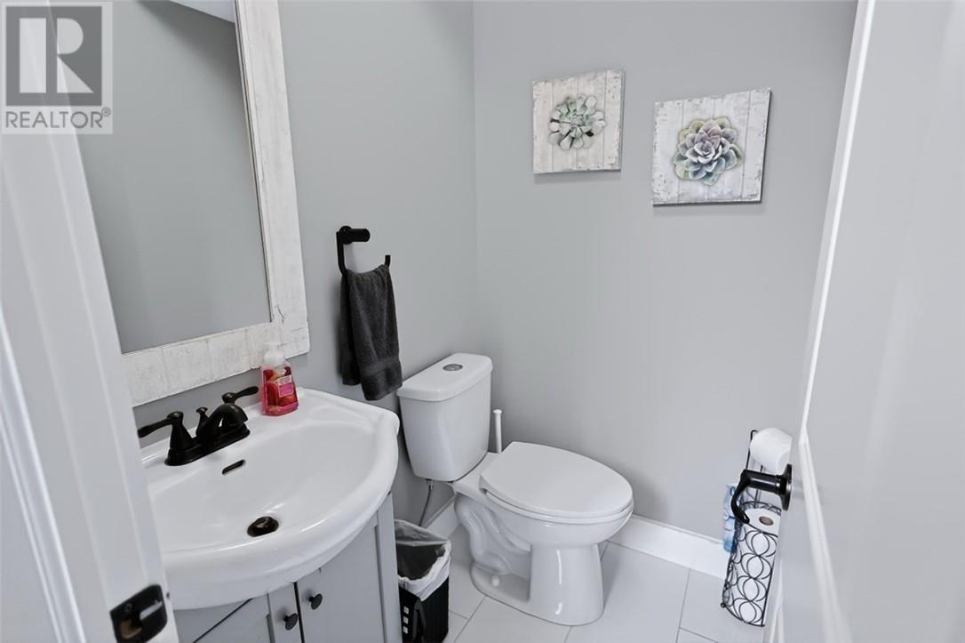 121 W Laurier, Azilda, Ontario  P0M 1B0 - Photo 21 - 2129516