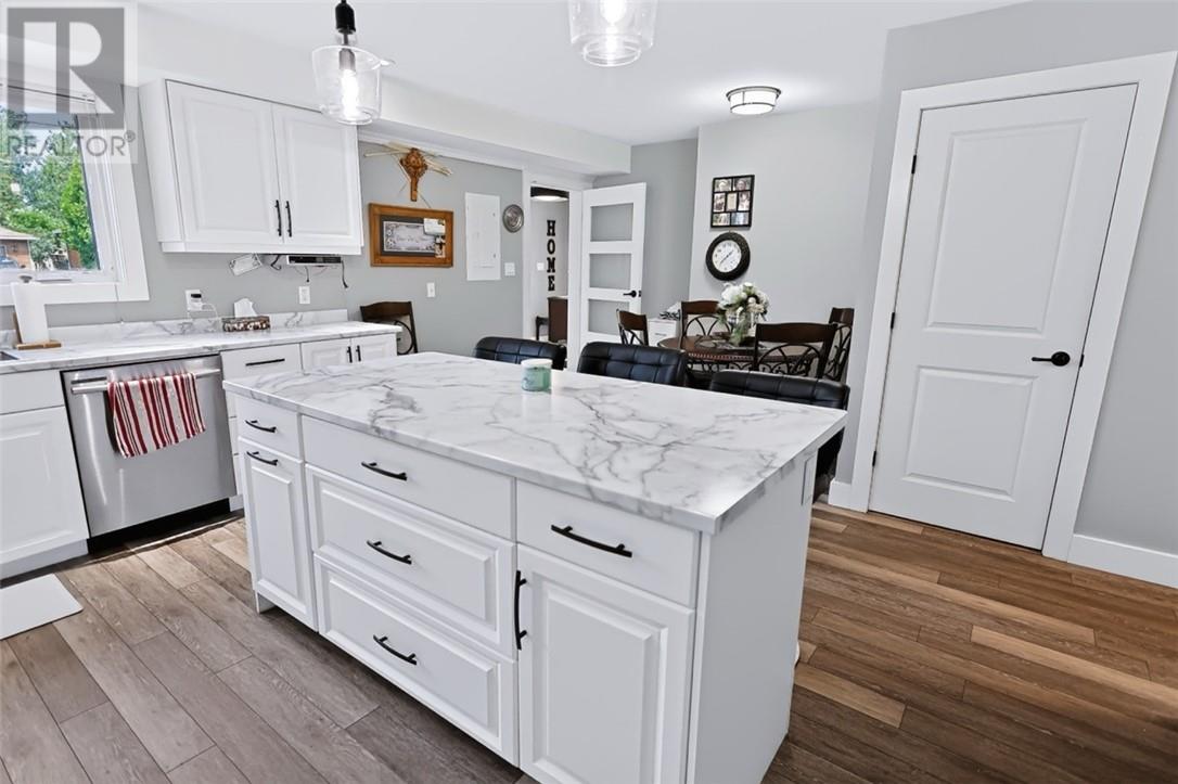 121 W Laurier, Azilda, Ontario  P0M 1B0 - Photo 52 - 2129516