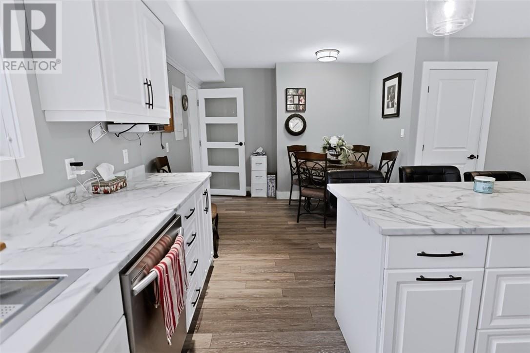 121 W Laurier, Azilda, Ontario  P0M 1B0 - Photo 53 - 2129516