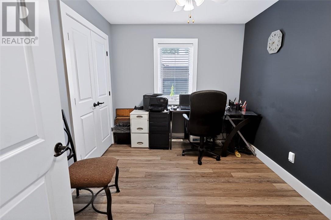 121 W Laurier, Azilda, Ontario  P0M 1B0 - Photo 57 - 2129516