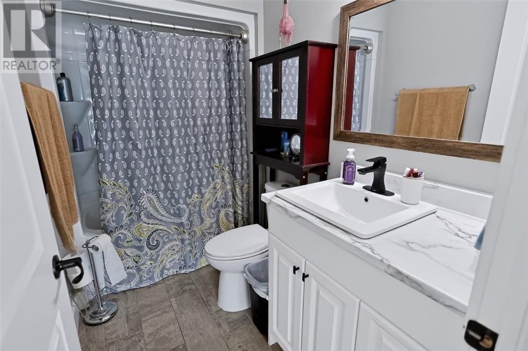 121 W Laurier, Azilda, Ontario  P0M 1B0 - Photo 63 - 2129516