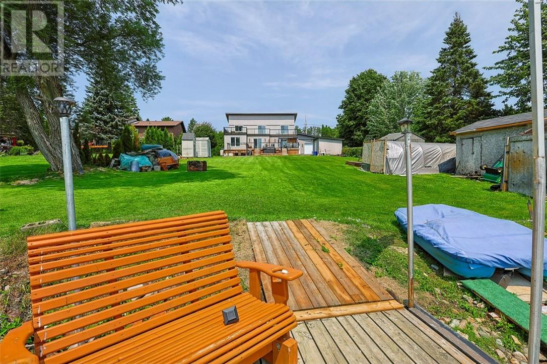 121 W Laurier, Azilda, Ontario  P0M 1B0 - Photo 75 - 2129516