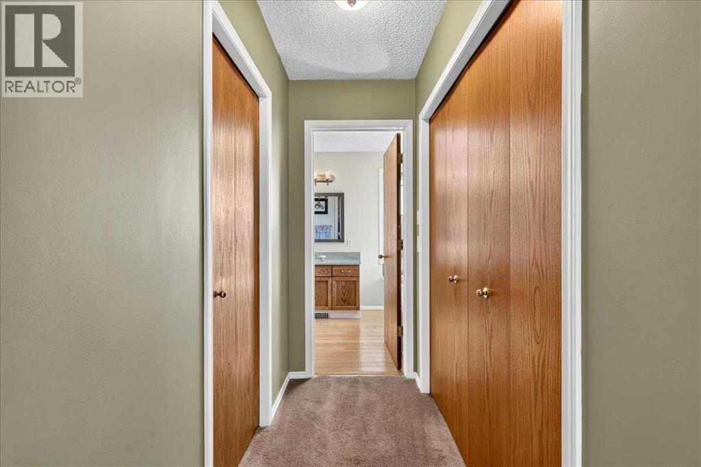 14 Hawkdale Gate NW, Calgary, Alberta  T3G 2W6 - Photo 27 - A2326490