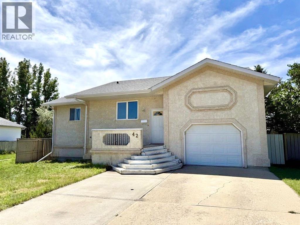 42 Mt Backus Crescent W, Lethbridge, Alberta
