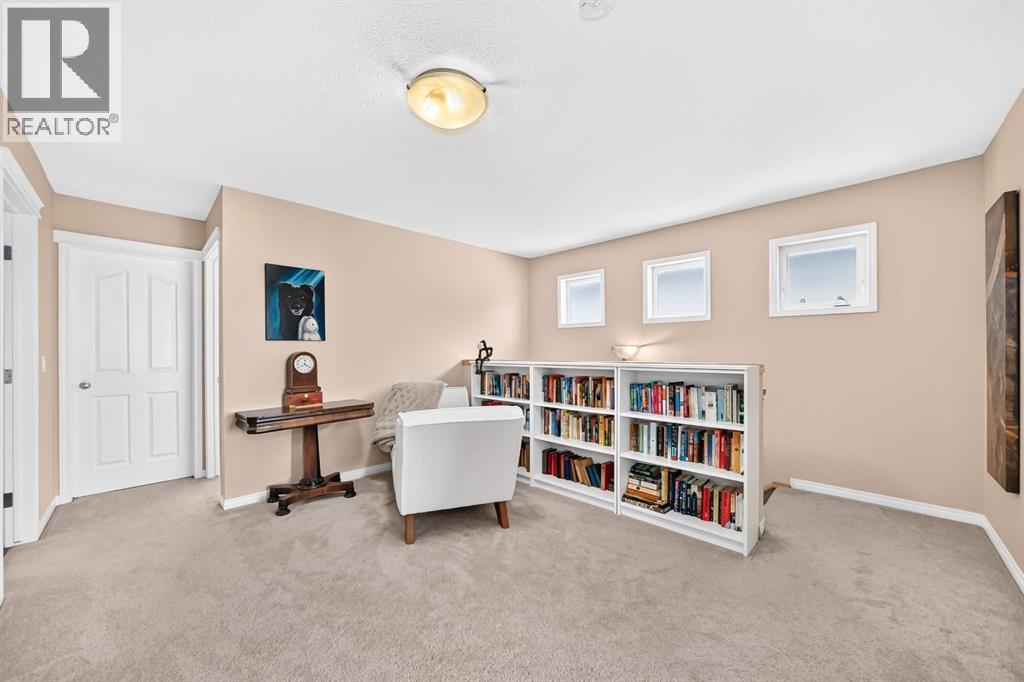 43 Rockmont Court NW, Calgary, Alberta  T3G 5V8 - Photo 37 - A2327705