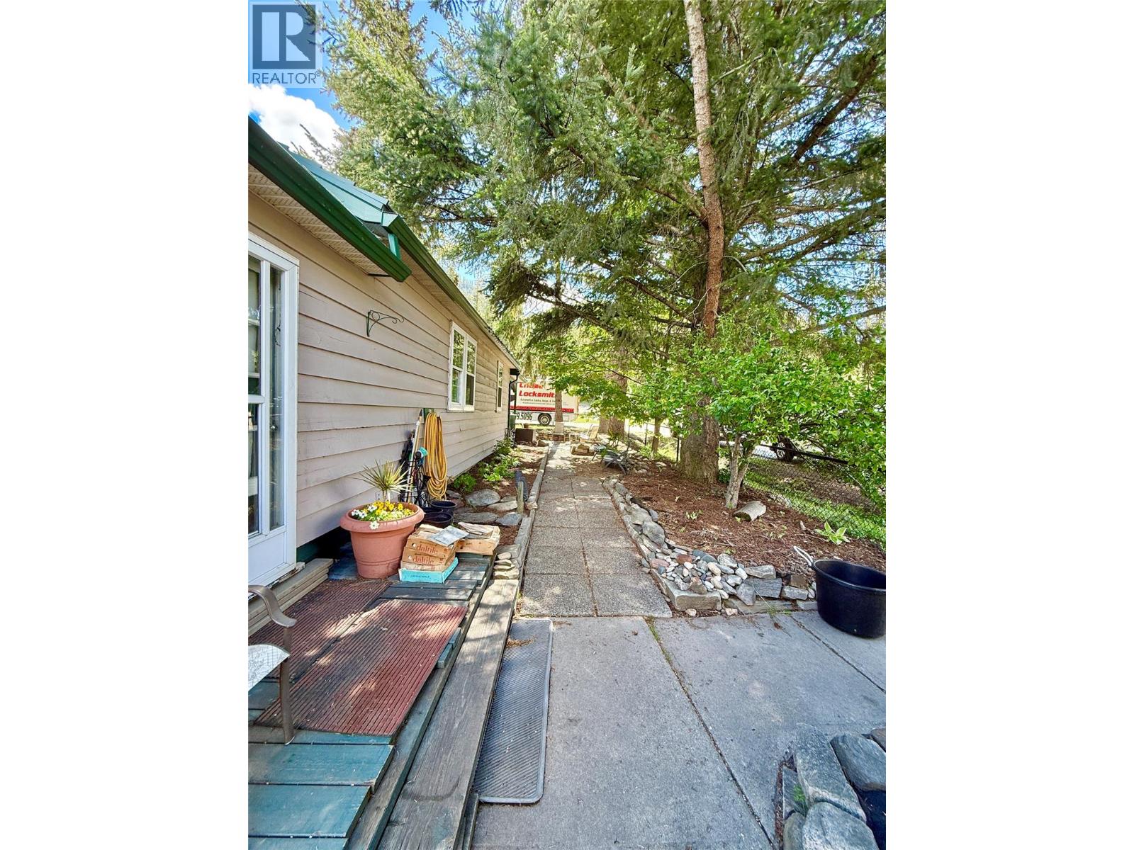 1050 Hillside Avenue, Chase, British Columbia  V0E 1M0 - Photo 31 - 10387603