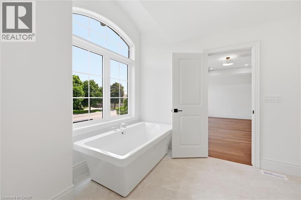 132 Stone Church Road E, Hamilton, Ontario  L9B 1A9 - Photo 34 - 40846392