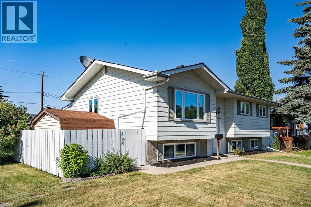 4 Arlington Bay SE, Calgary, Alberta  T2H 3B2 - Photo 3 - A2333064