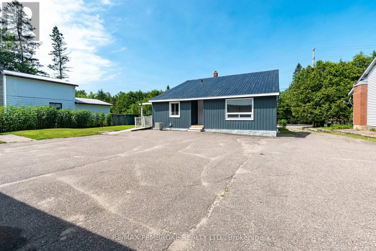 32560 Highway Highway, Laurentian Hills, Ontario  K0J 1P0 - Photo 38 - X13549334