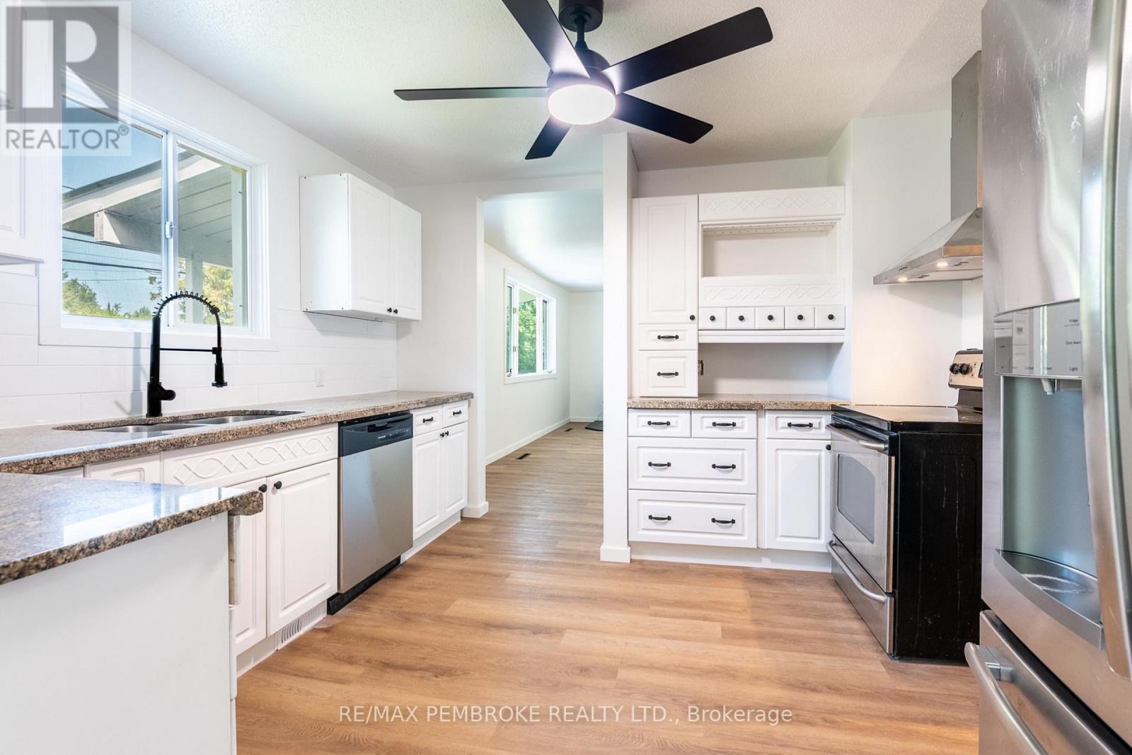 32560 Highway Highway, Laurentian Hills, Ontario  K0J 1P0 - Photo 6 - X13549334