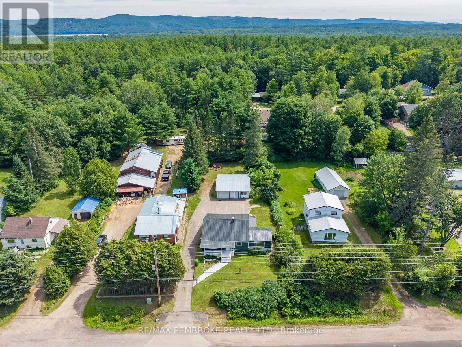 32560 Highway Highway, Laurentian Hills, Ontario  K0J 1P0 - Photo 49 - X13549334
