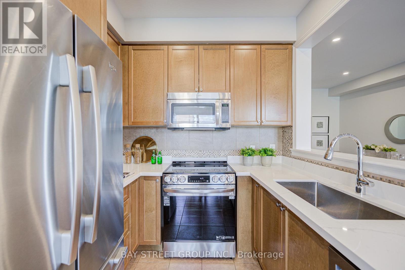 151 Windrow Street, Richmond Hill, Ontario  L4E 0Y2 - Photo 22 - N13471196