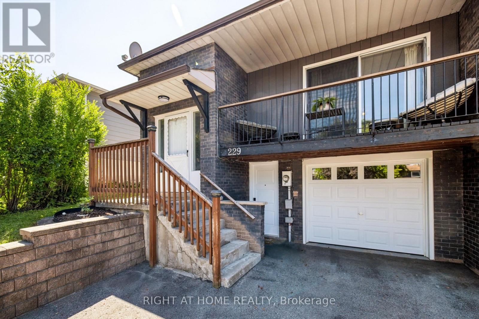 229 Britannia Avenue, Bradford West Gwillimbury, Ontario  L3Z 1A4 - Photo 2 - N13630968