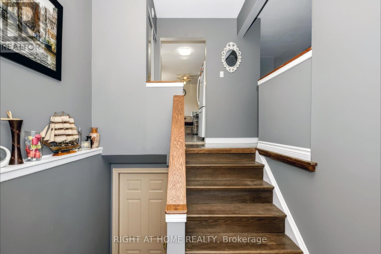 229 Britannia Avenue, Bradford West Gwillimbury, Ontario  L3Z 1A4 - Photo 4 - N13630968