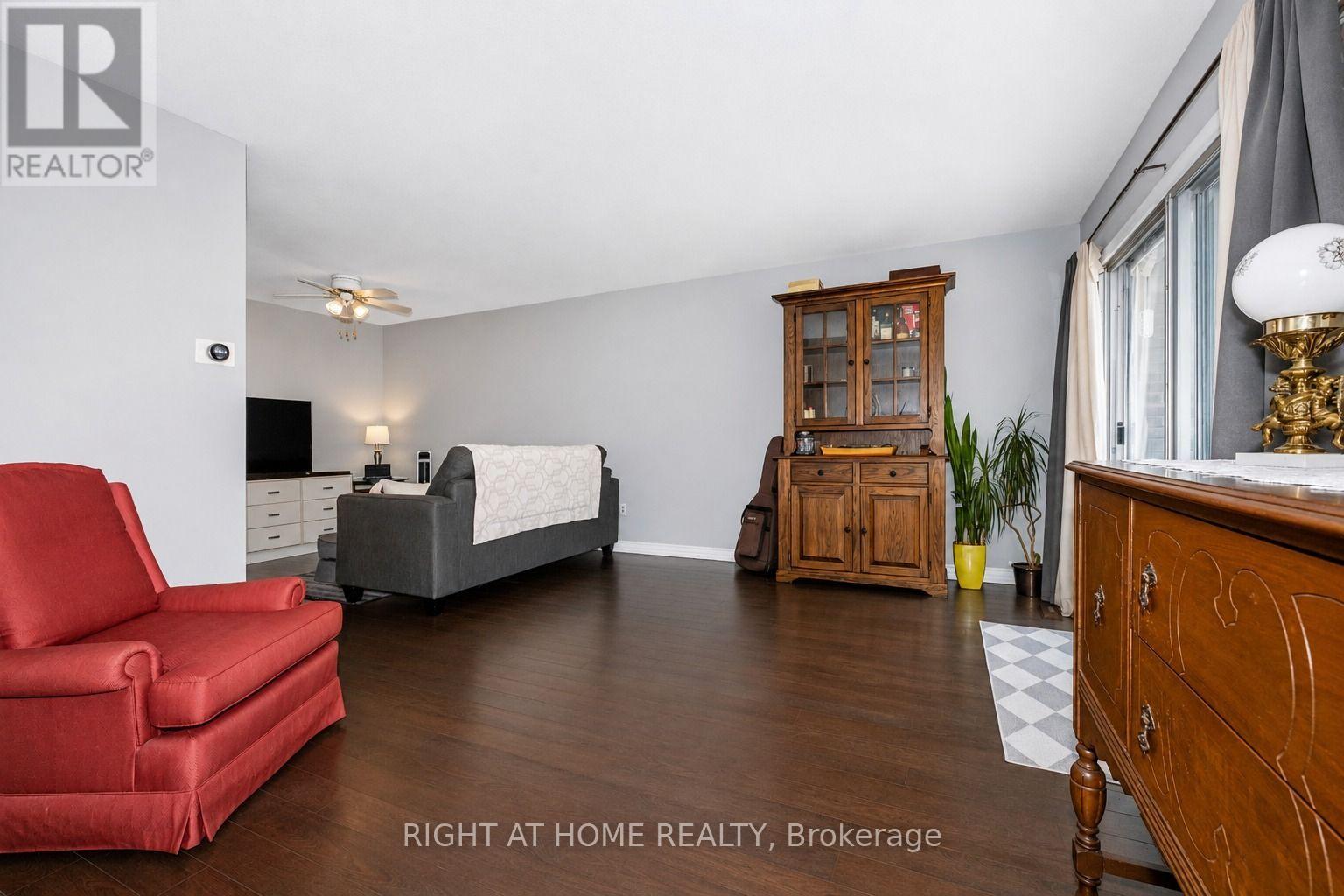 229 Britannia Avenue, Bradford West Gwillimbury, Ontario  L3Z 1A4 - Photo 7 - N13630968