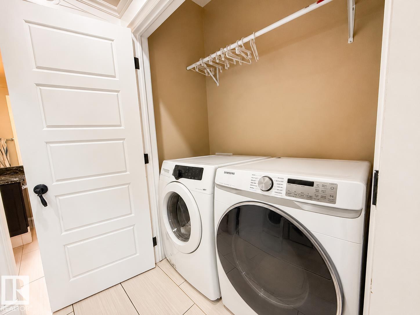 5931 12 Av SW, Edmonton, Alberta  T6X 0M7 - Photo 3 - E4501888