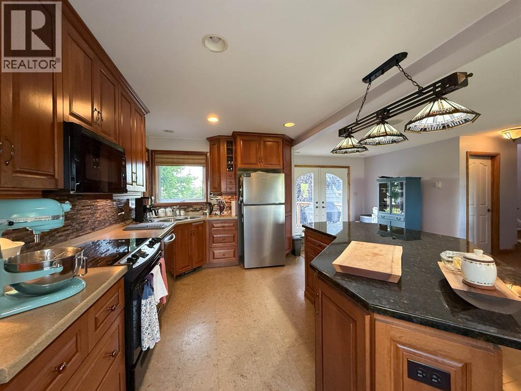 8192 Petrolia Line, Brooke-Alvinston, Ontario  N0N 1A0 - Photo 4 - 26018533