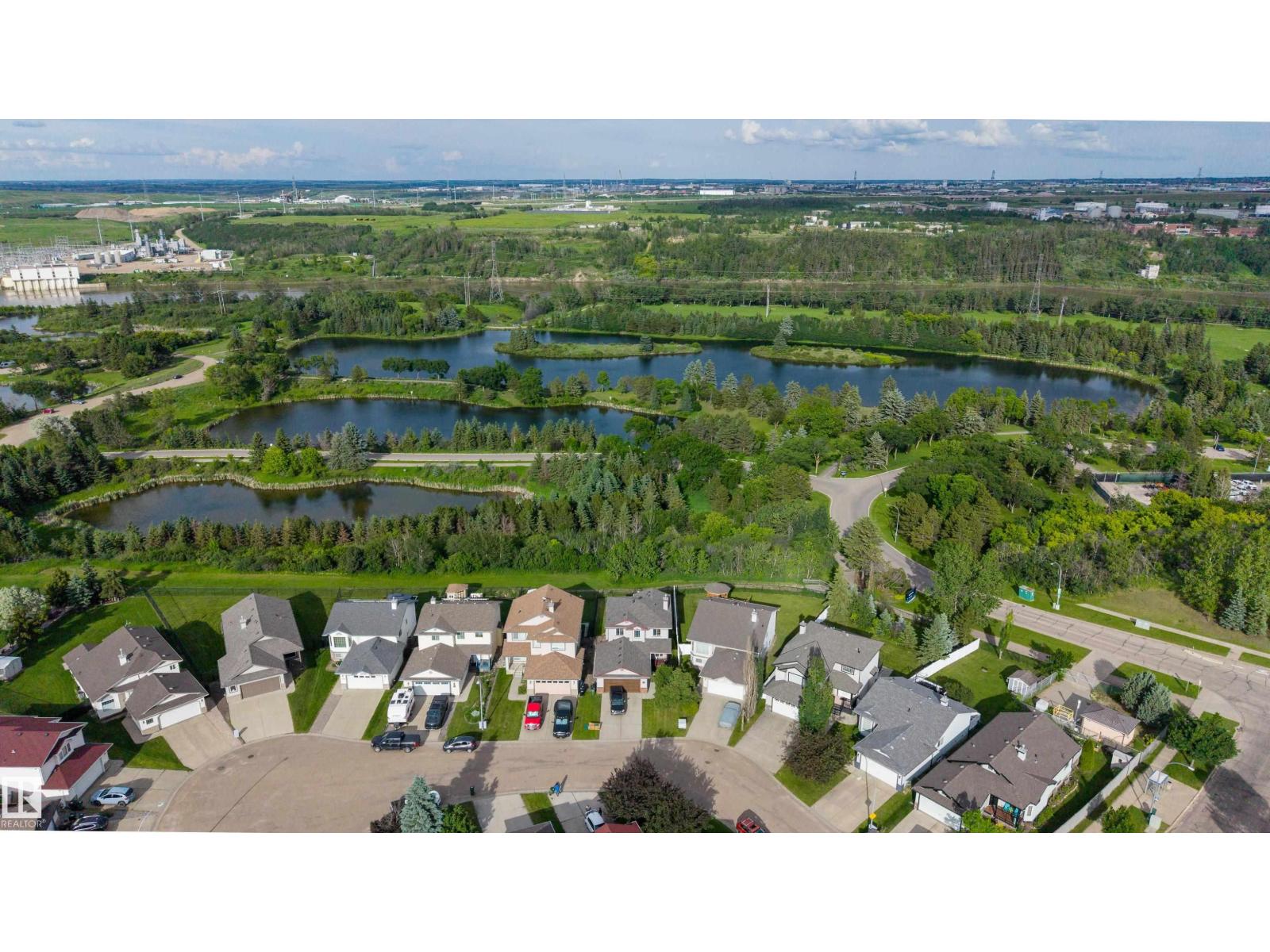 611 Hooke Co NW, Edmonton, Alberta  T5A 5H5 - Photo 2 - E4496593
