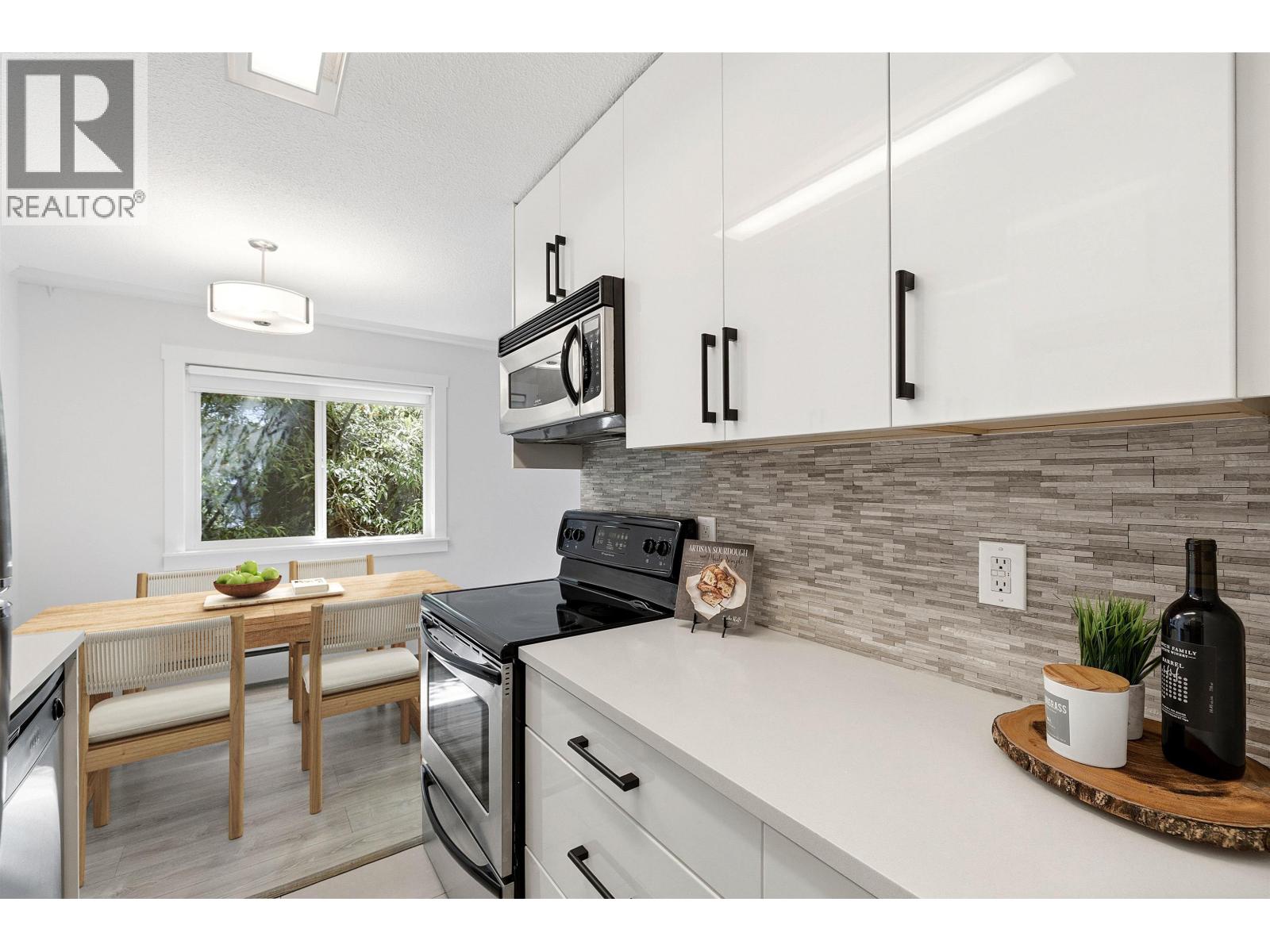 112 211 W 3rd Street, North Vancouver, British Columbia  V7M 1E9 - Photo 4 - R3148067