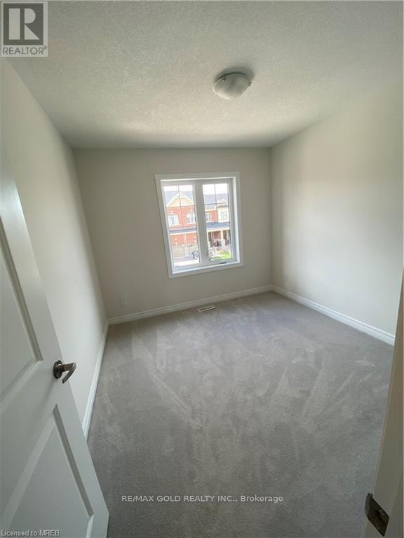 27 Stonehill Avenue, Kitchener, Ontario  N2R 1R7 - Photo 11 - X13631006