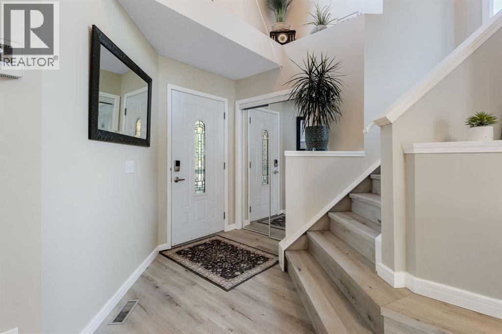 151 Citadel Close Nw, Calgary, Alberta  T3G 4A6 - Photo 5 - A2330320