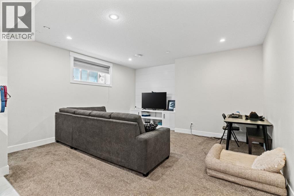 129 Marina Key, Chestermere, Alberta  T1X 1Y7 - Photo 33 - A2333159