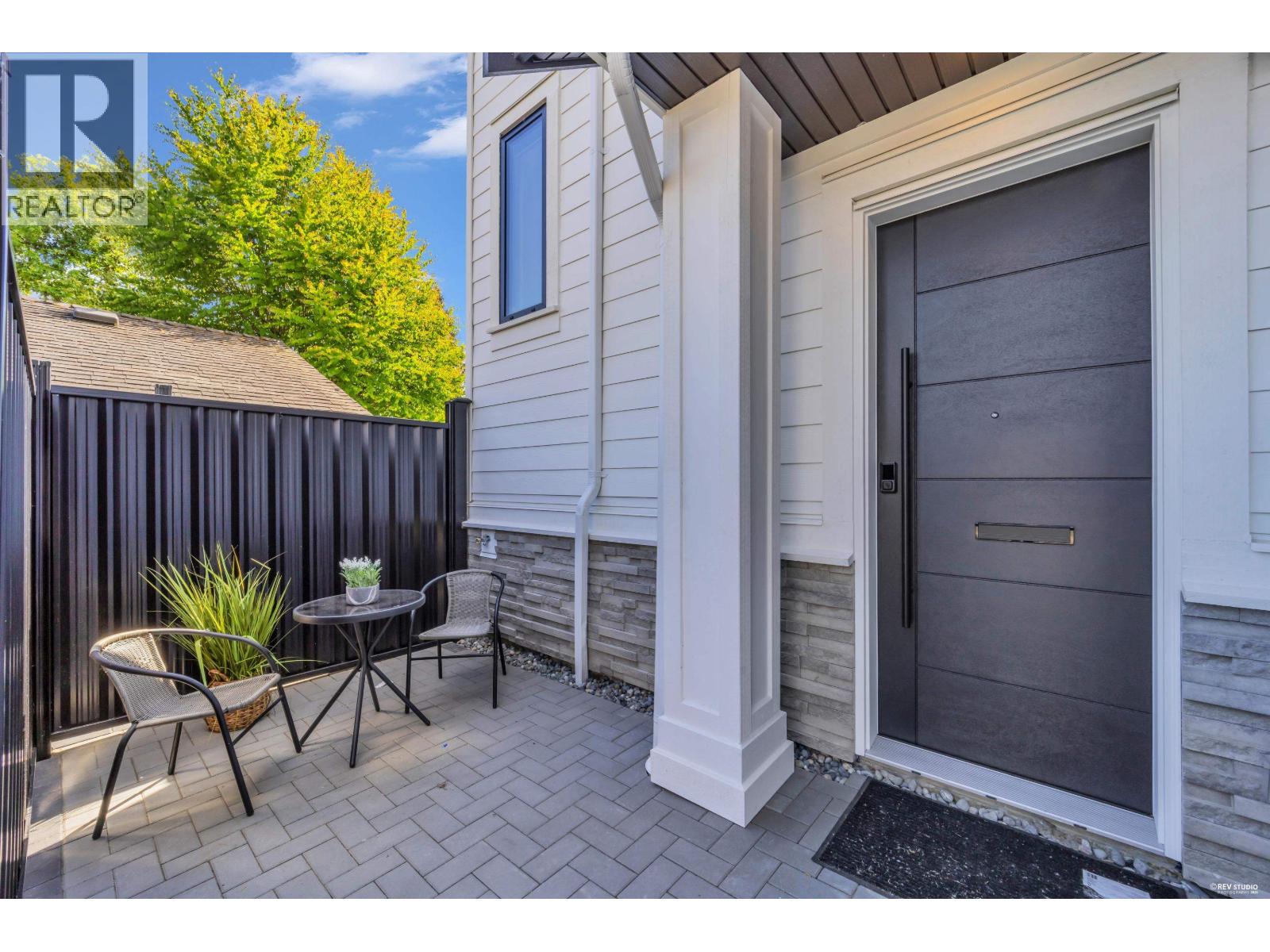 4 2316 Cliff Avenue, Burnaby, British Columbia  V5A 2L2 - Photo 2 - R3149661