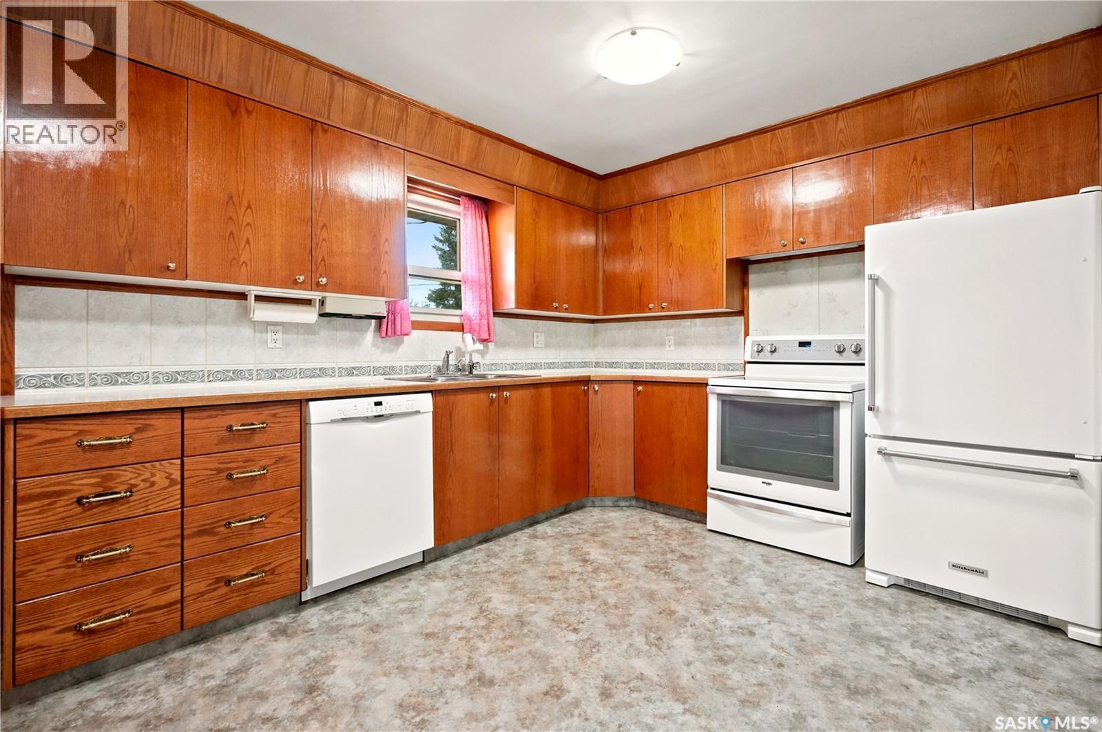 3326 4th Avenue N, Regina, Saskatchewan  S4R 0V6 - Photo 10 - SK041892