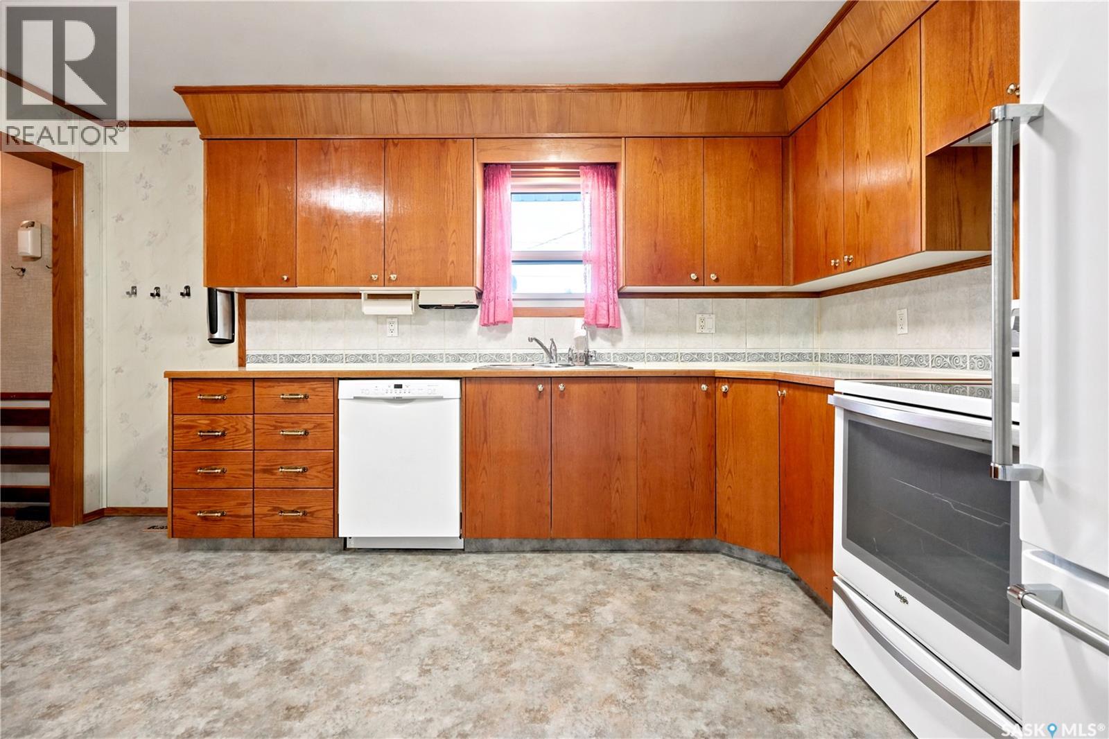 3326 4th Avenue N, Regina, Saskatchewan  S4R 0V6 - Photo 9 - SK041892