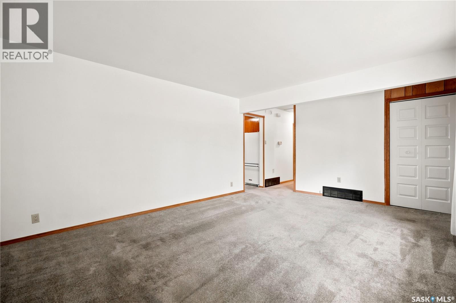 3326 4th Avenue N, Regina, Saskatchewan  S4R 0V6 - Photo 8 - SK041892