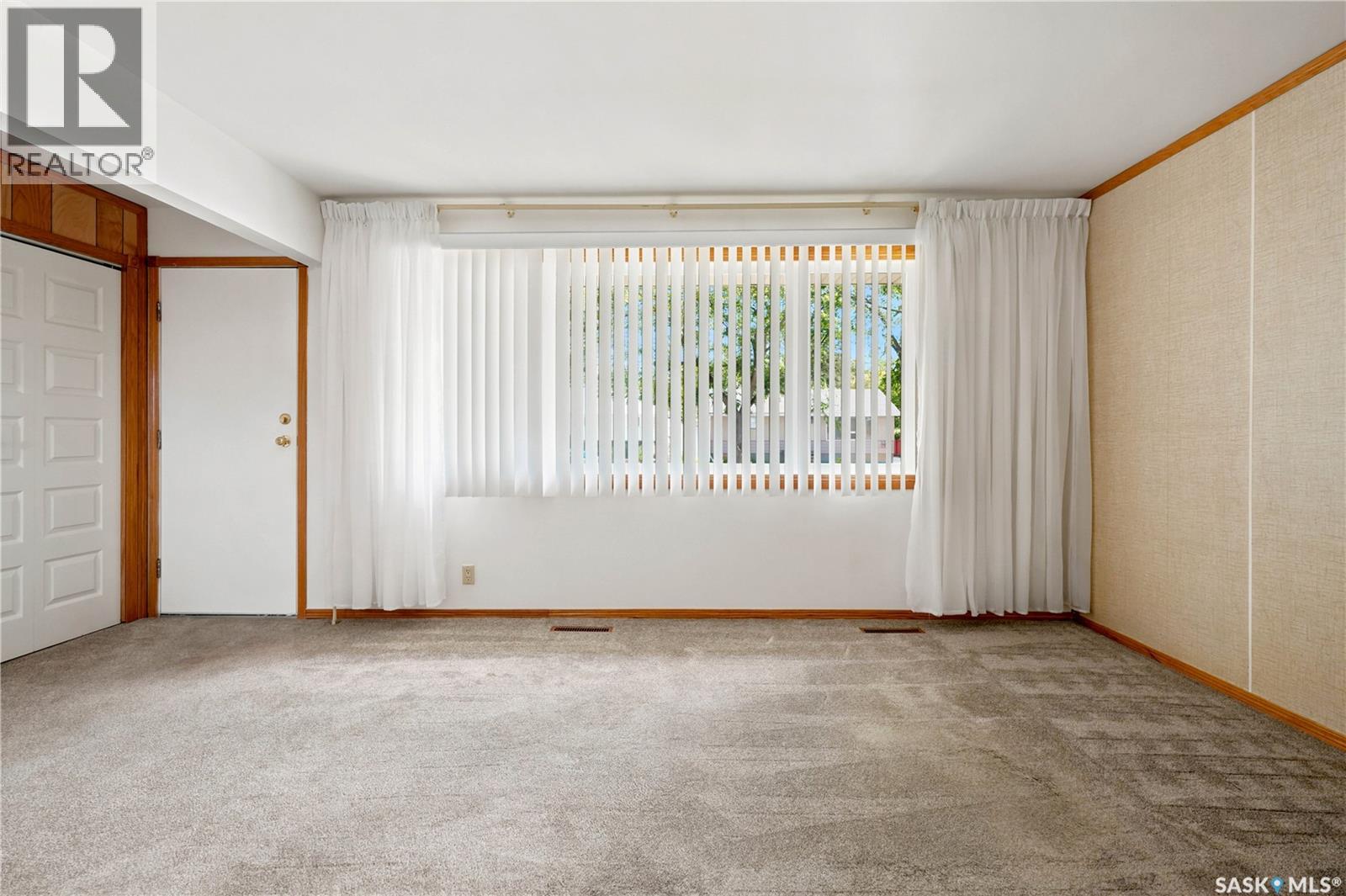 3326 4th Avenue N, Regina, Saskatchewan  S4R 0V6 - Photo 6 - SK041892