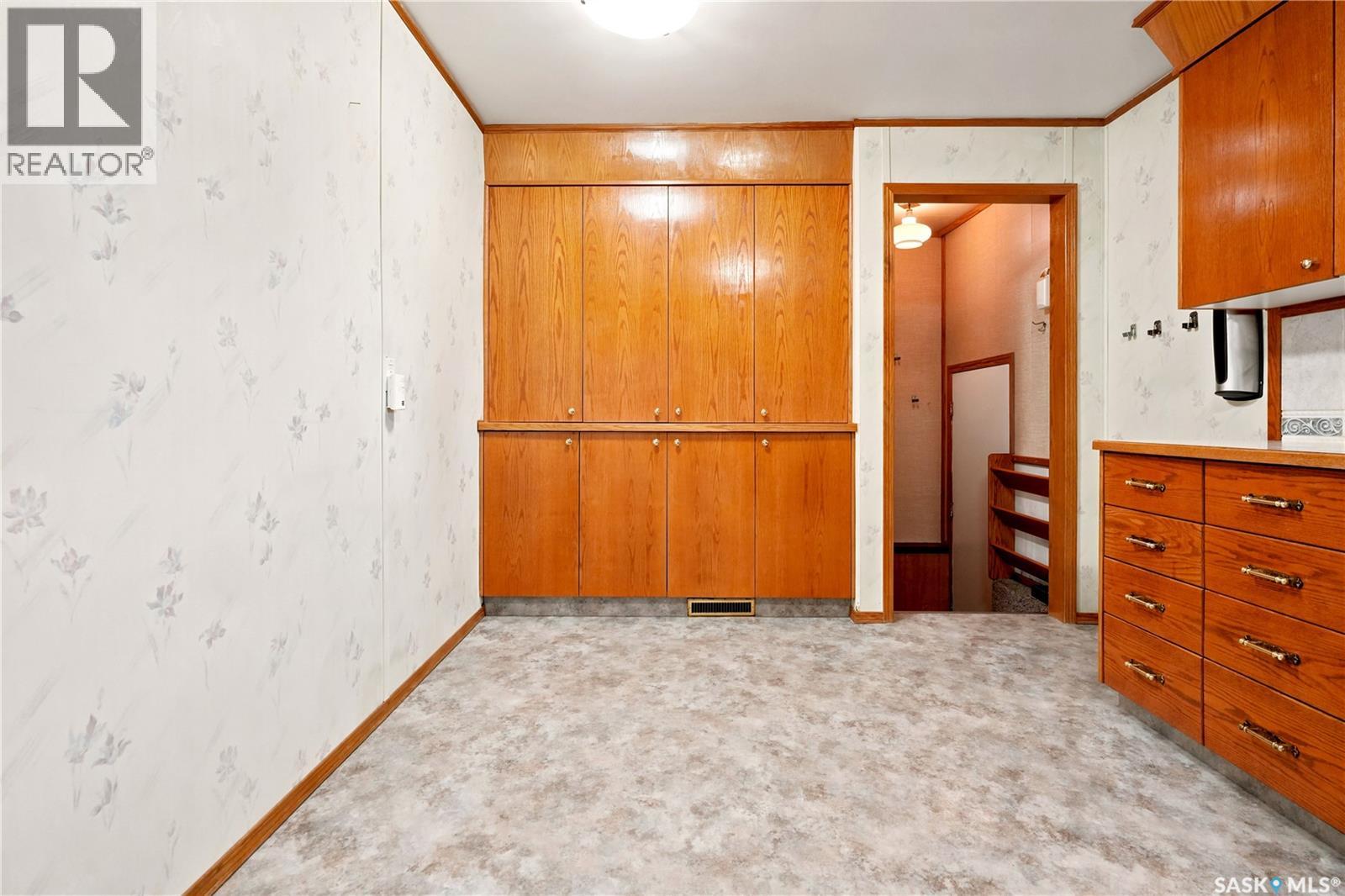 3326 4th Avenue N, Regina, Saskatchewan  S4R 0V6 - Photo 13 - SK041892