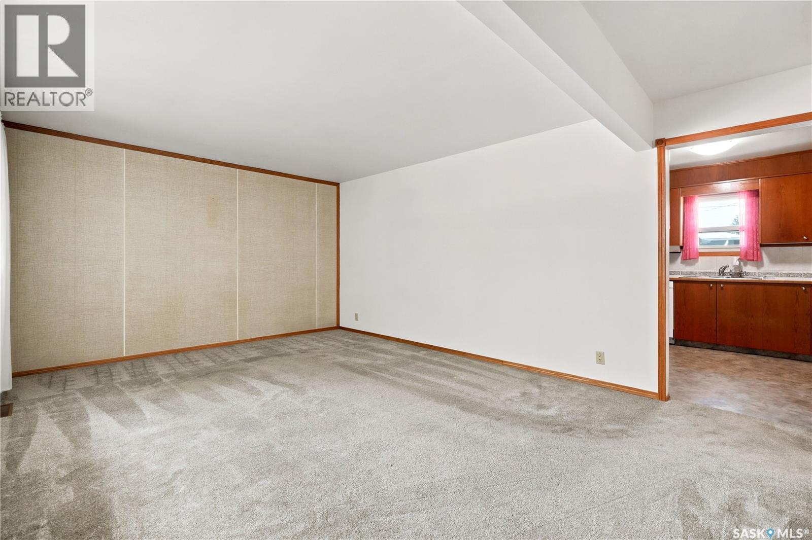 3326 4th Avenue N, Regina, Saskatchewan  S4R 0V6 - Photo 5 - SK041892