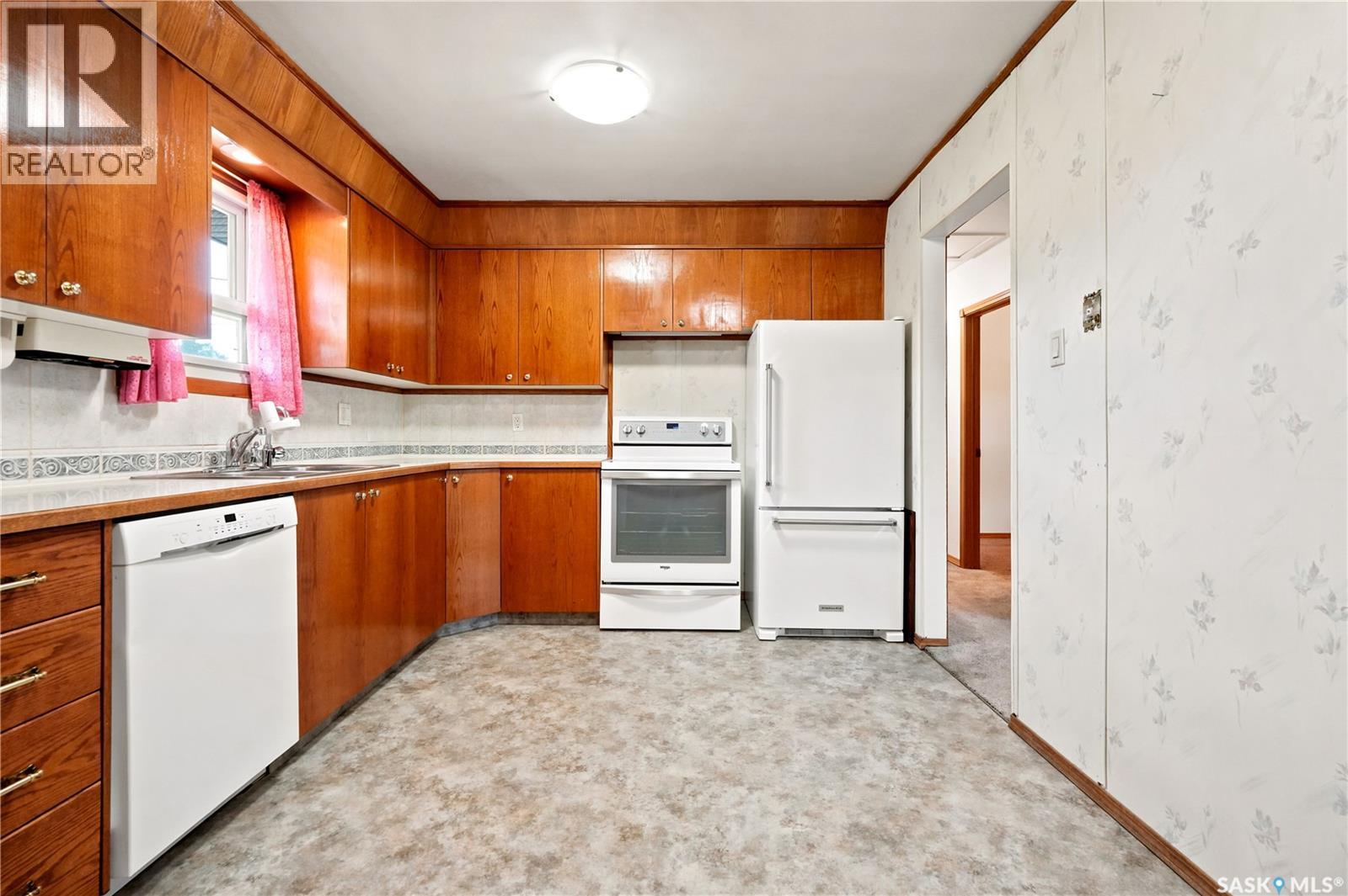 3326 4th Avenue N, Regina, Saskatchewan  S4R 0V6 - Photo 11 - SK041892