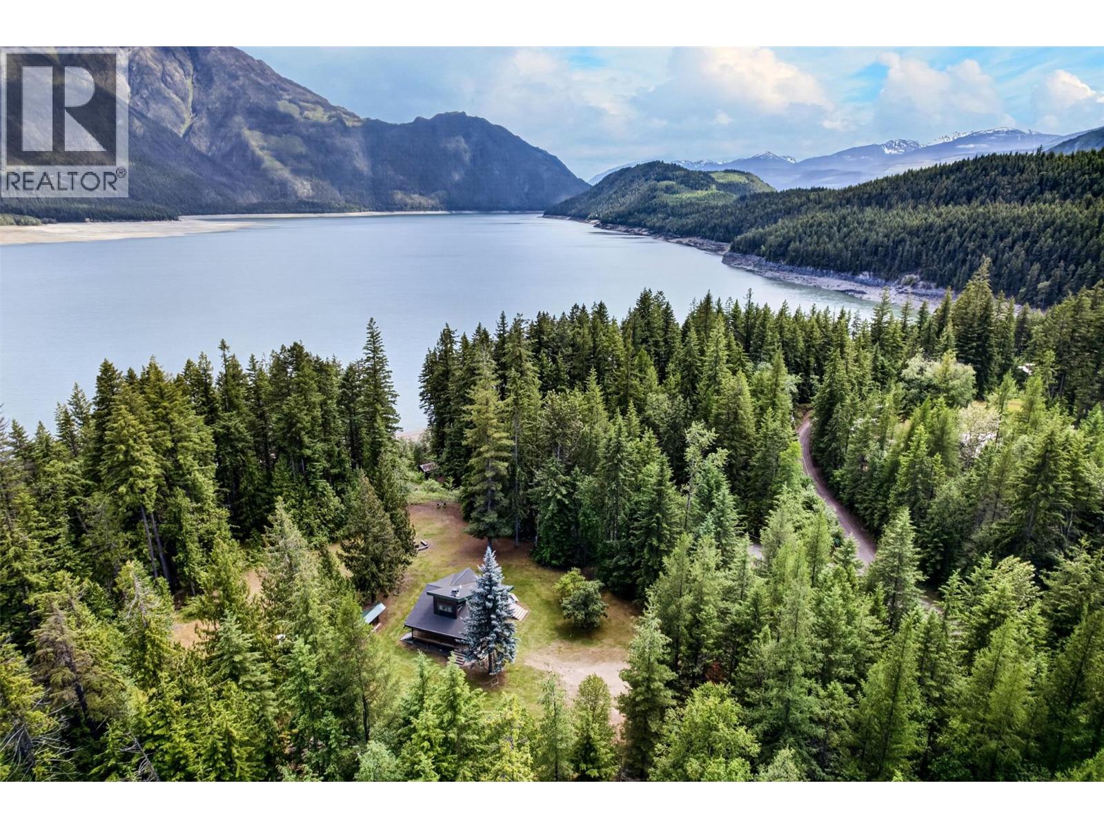 422 Howser Station Road, Howser, British Columbia