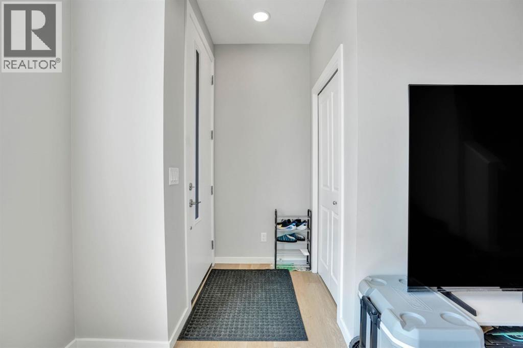 152 Belmont Way SW, Calgary, Alberta  T2X 5T4 - Photo 4 - A2333257