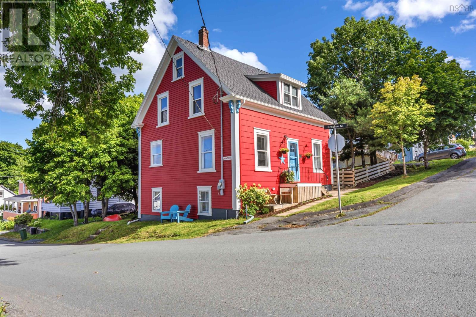 94 King Street, Lunenburg, Nova Scotia  B0J 2C0 - Photo 1 - 202618583
