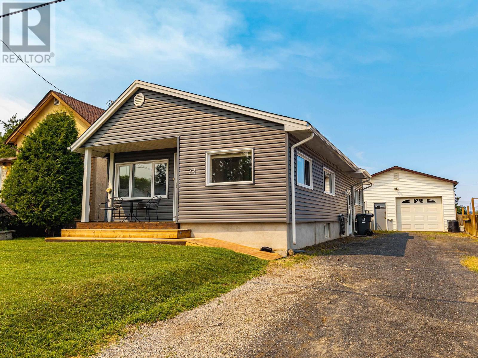 74 MELVIN AVE, THUNDER BAY, Ontario
