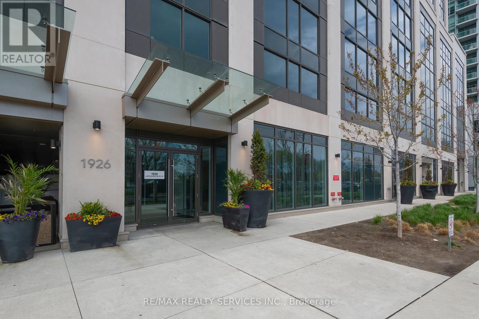 1616 - 1926 Lakeshore Boulevard W, Toronto, Ontario M6S 1A1 - Photo 4 - W13521696
