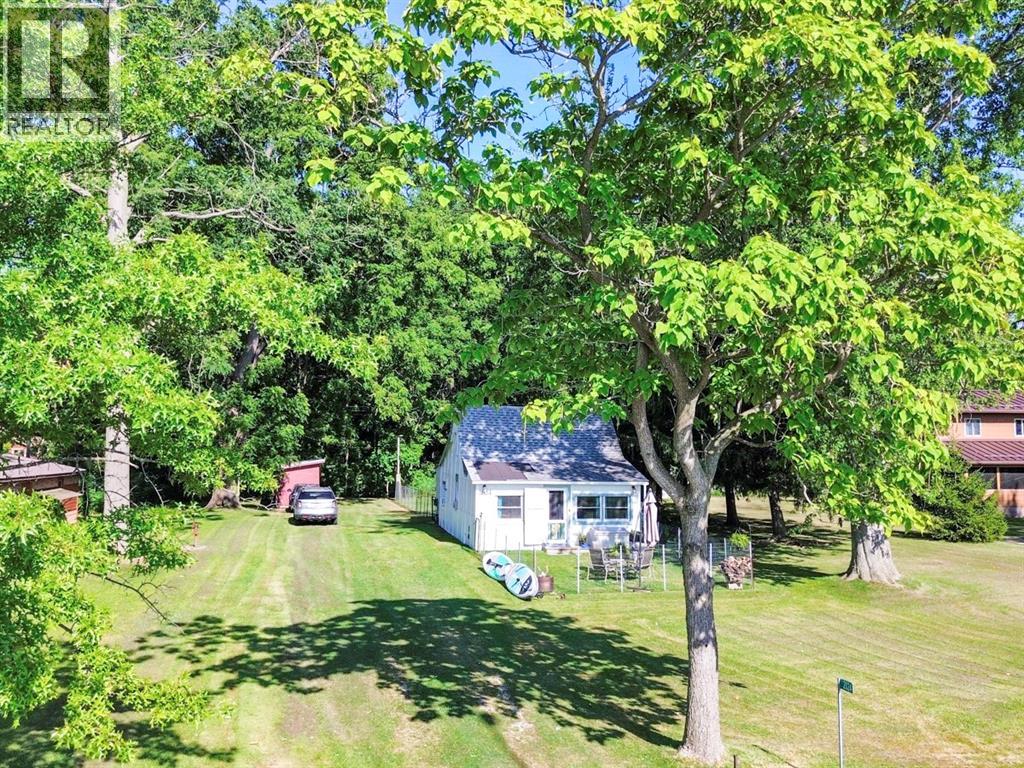 2024 River Road, Wallaceburg, Ontario  N8A 4K9 - Photo 5 - 26018287