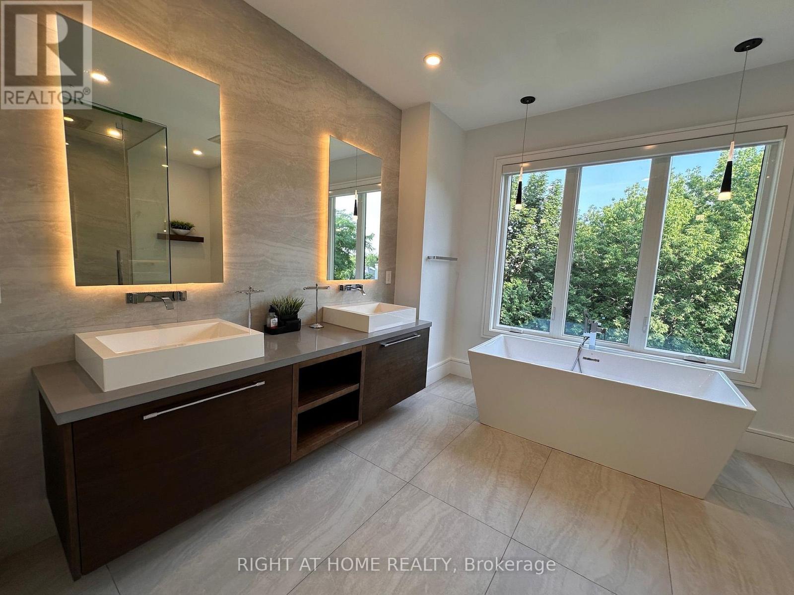75 Dunblaine Avenue, Toronto, Ontario  M5M 2S2 - Photo 17 - C13561436