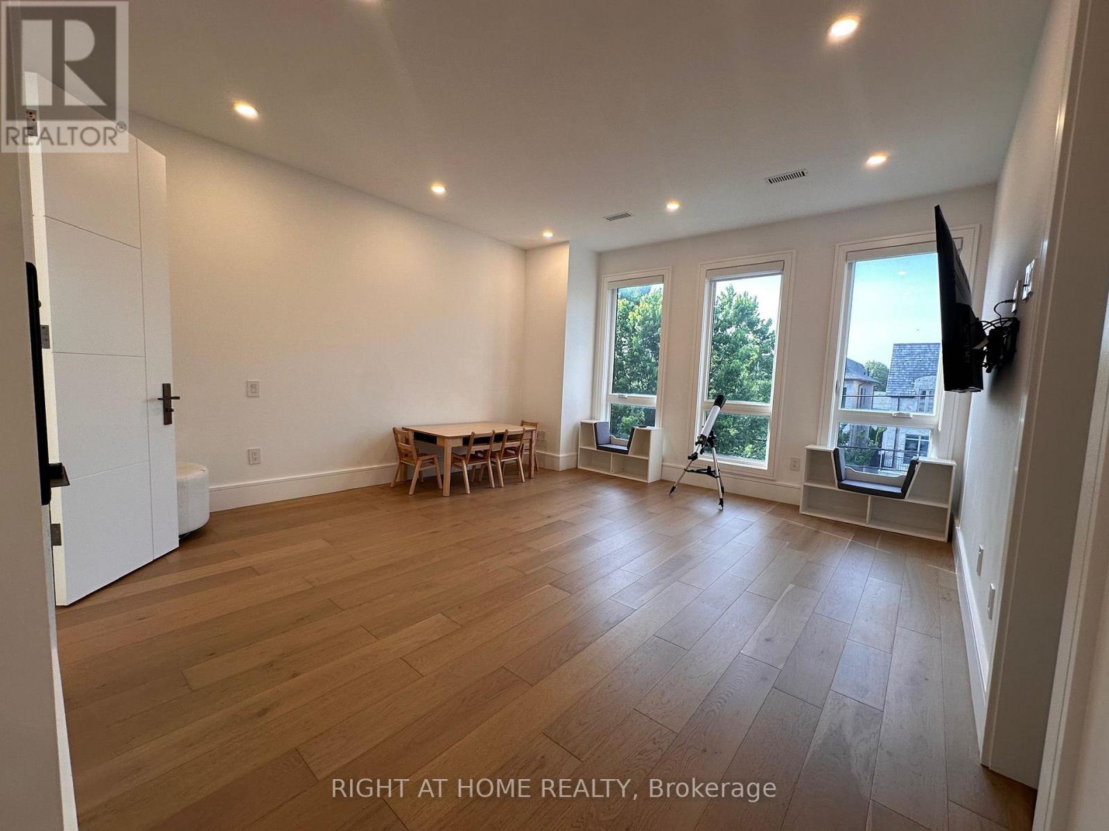 75 Dunblaine Avenue, Toronto, Ontario  M5M 2S2 - Photo 20 - C13561436