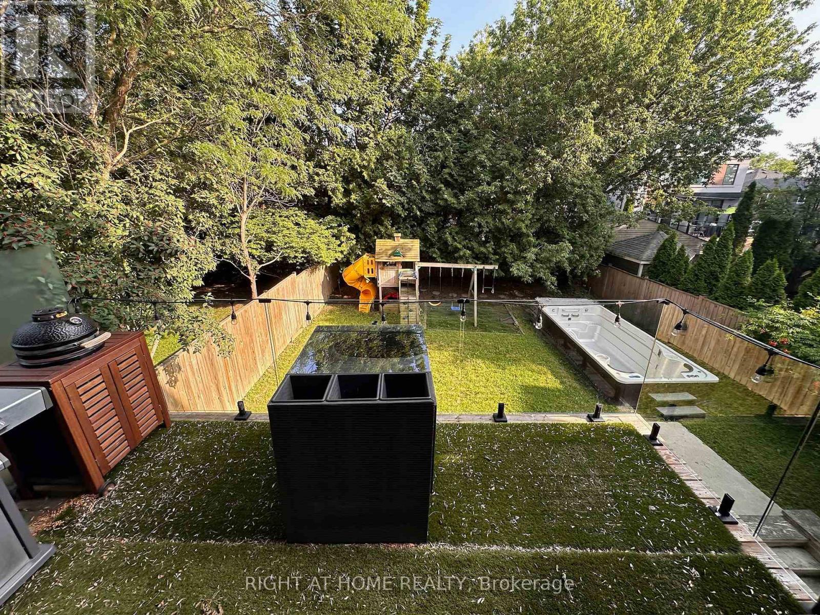 75 Dunblaine Avenue, Toronto, Ontario  M5M 2S2 - Photo 34 - C13561436