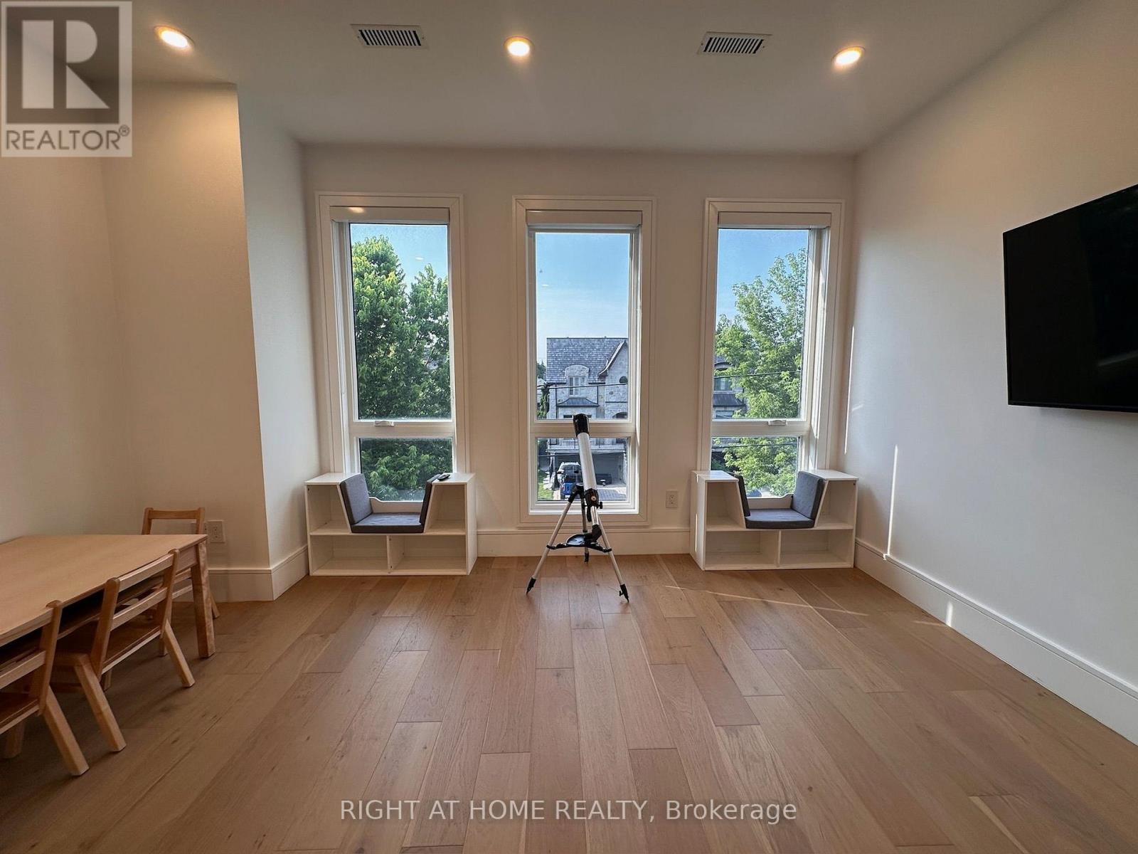 75 Dunblaine Avenue, Toronto, Ontario  M5M 2S2 - Photo 21 - C13561436