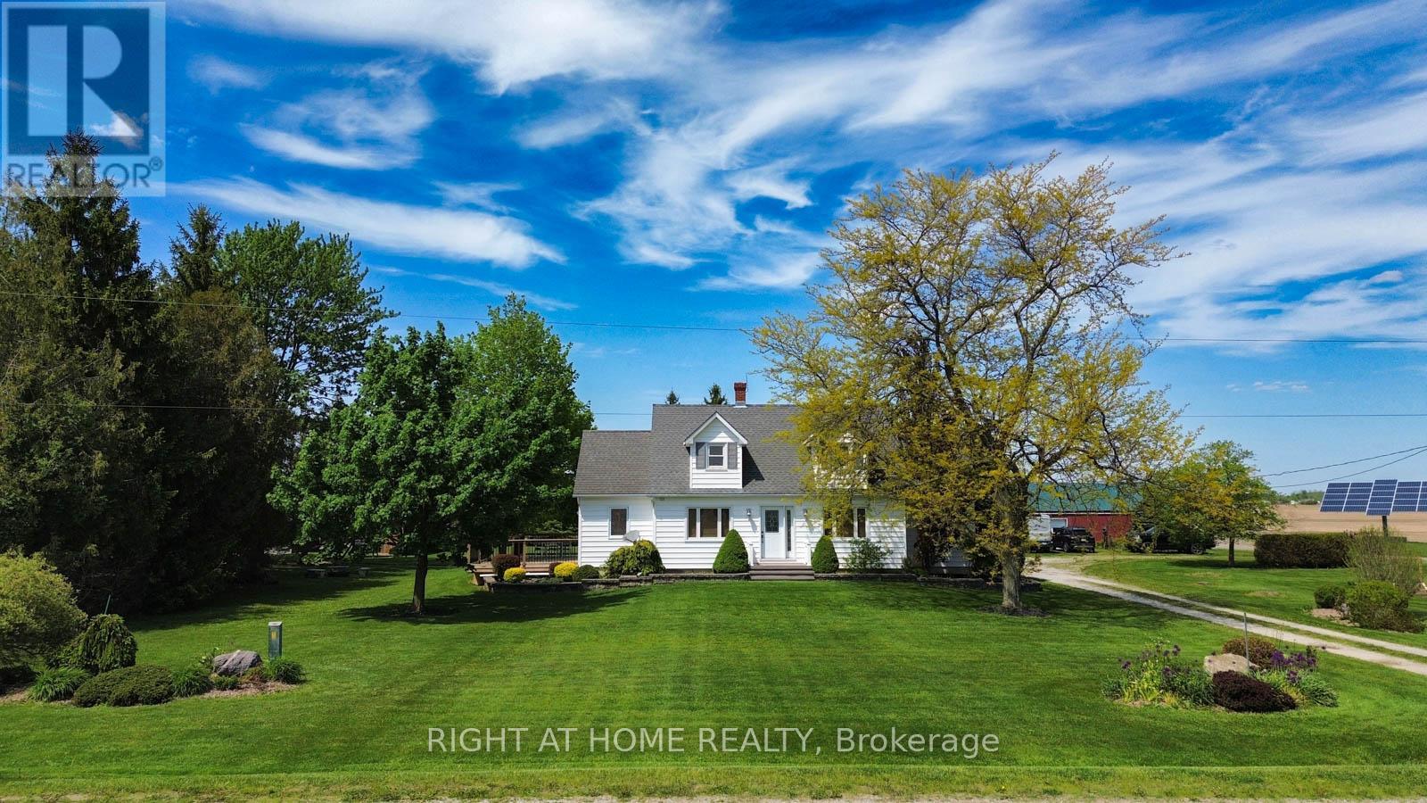 8192 Petrolia Line, Brooke-Alvinston, Ontario  N0N 1A0 - Photo 2 - X13631050