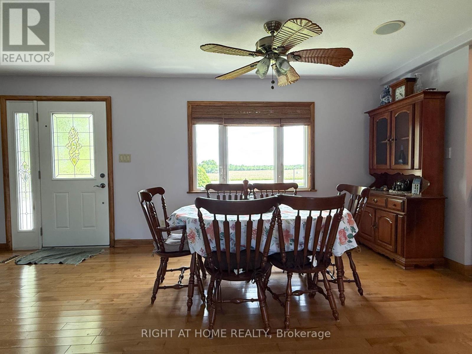8192 Petrolia Line, Brooke-Alvinston, Ontario  N0N 1A0 - Photo 6 - X13631050