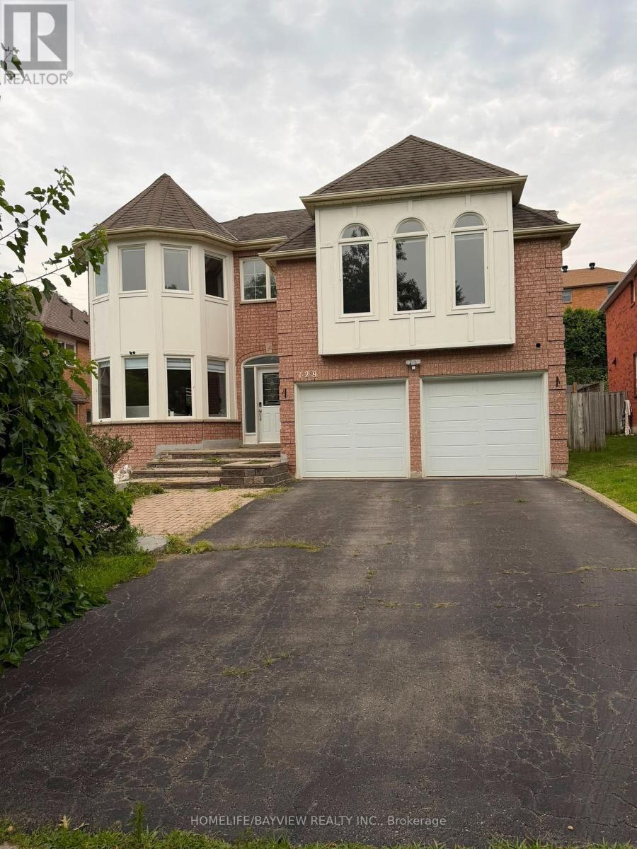 129 MCCLELLAN WAY, Aurora, Ontario